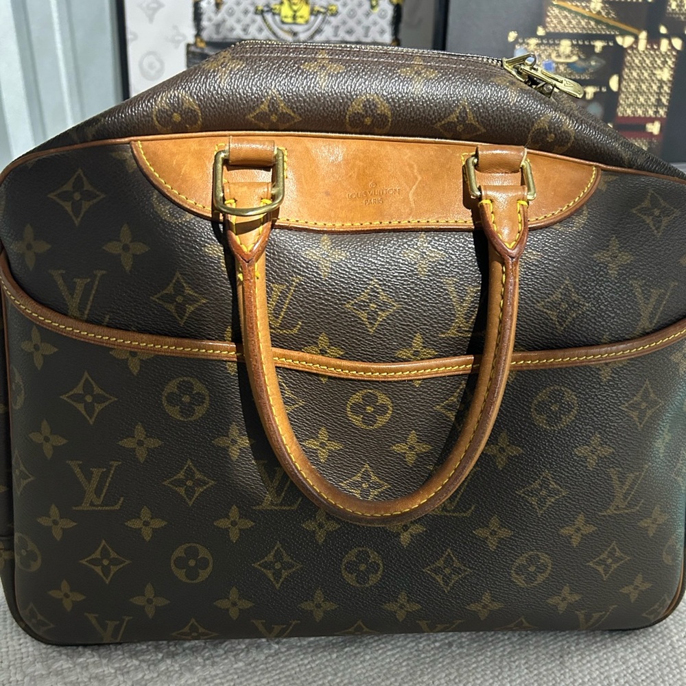 Louis Vuitton Monogram Canvas Handbag - Picture 16 of 16